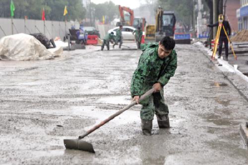 灌浆浇注后遇到下雨，对灌浆料有影响吗？